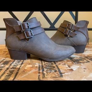 Madden girl tan boots